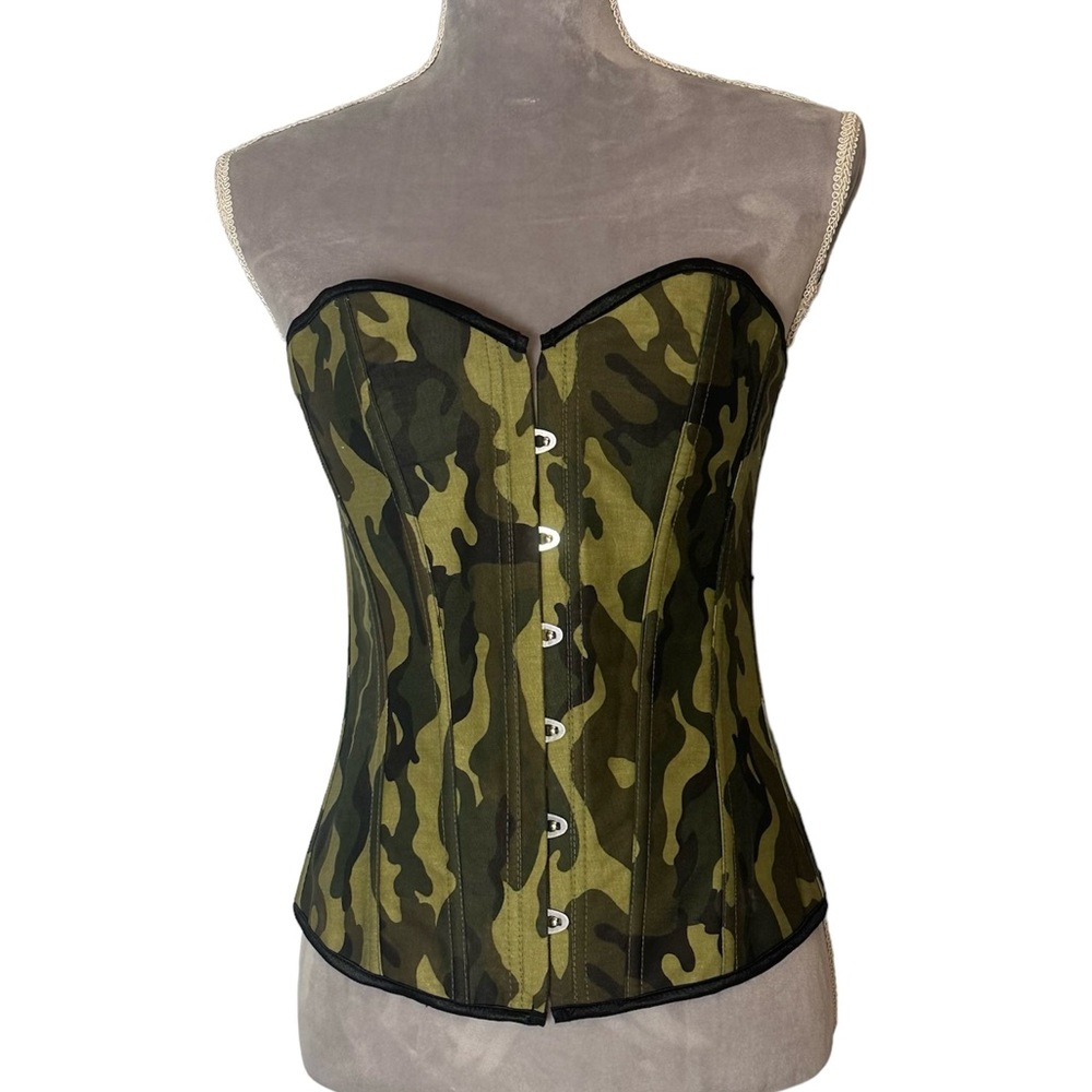 Camo bustier with lace up ribbon in back and front metal clasp. Size Large.